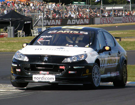 Til DM Finalen på Jyllands-Ringen er David Falch tilbage i Peugeot 407 raceren fra ARTS teamet.